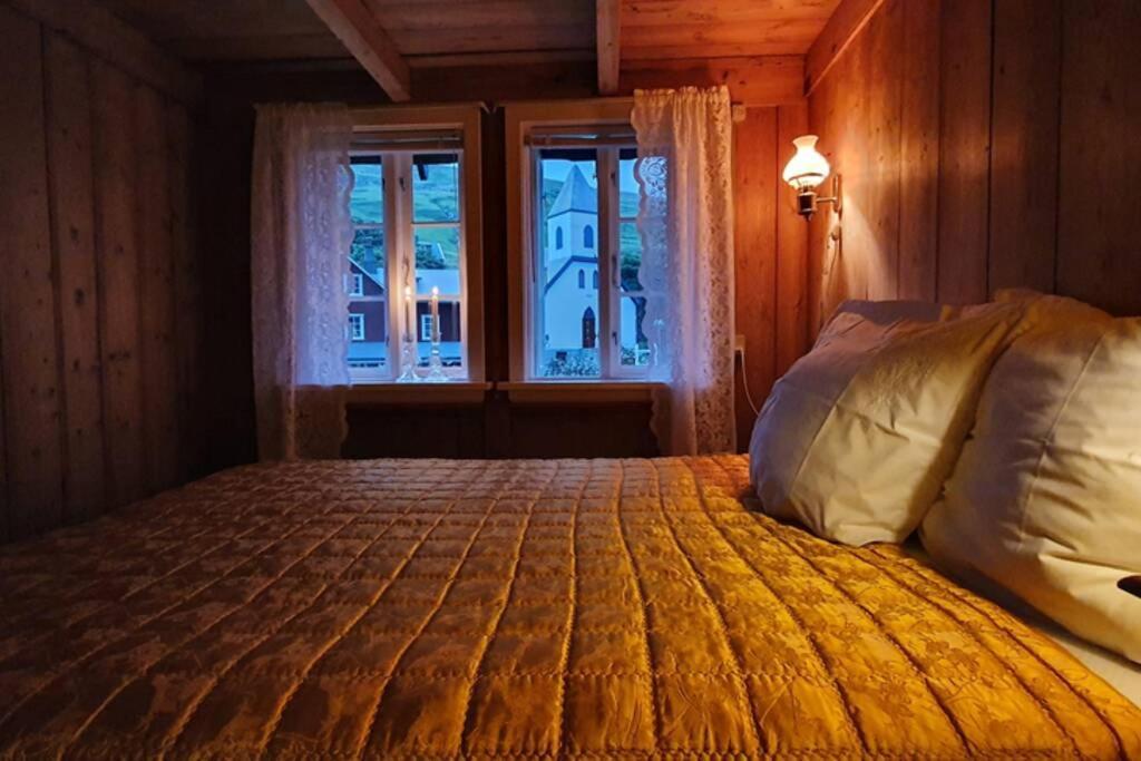 Charming And Authentic Heritage Retreat In Kvivik - Right Next To The River Kültér fotó