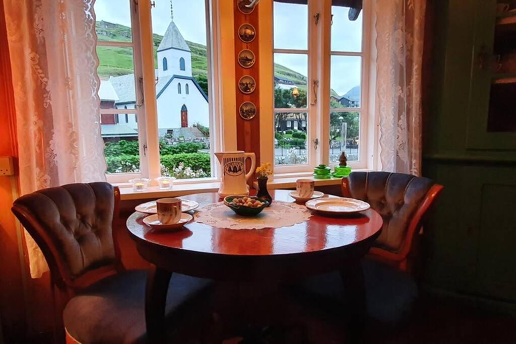 Charming And Authentic Heritage Retreat In Kvivik - Right Next To The River Kültér fotó