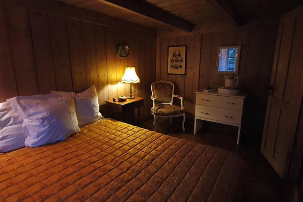 Charming And Authentic Heritage Retreat In Kvivik - Right Next To The River Kültér fotó