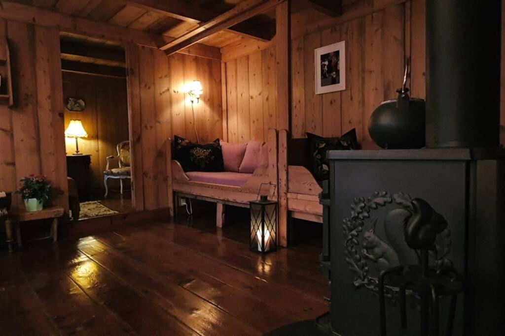 Charming And Authentic Heritage Retreat In Kvivik - Right Next To The River Kültér fotó