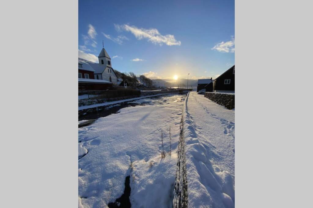 Charming And Authentic Heritage Retreat In Kvivik - Right Next To The River Kültér fotó