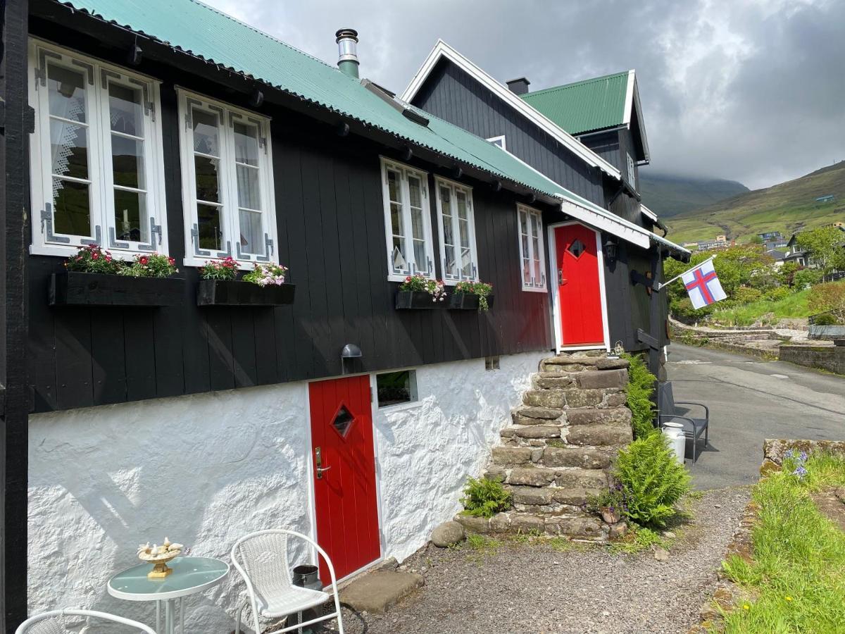 Charming And Authentic Heritage Retreat In Kvivik - Right Next To The River Kültér fotó